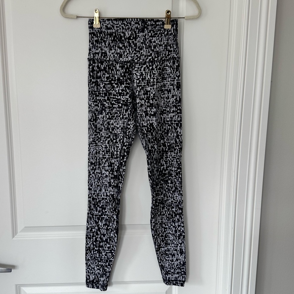 Lululemon Athletica Black and White Patterned Leggings